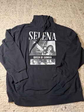 Selena Black Pullover Hoodie – Queen of Cumbia Graphic